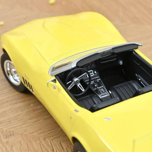 Corvette Convertible 1969 Daytona Yellow / 1:18 / Norev