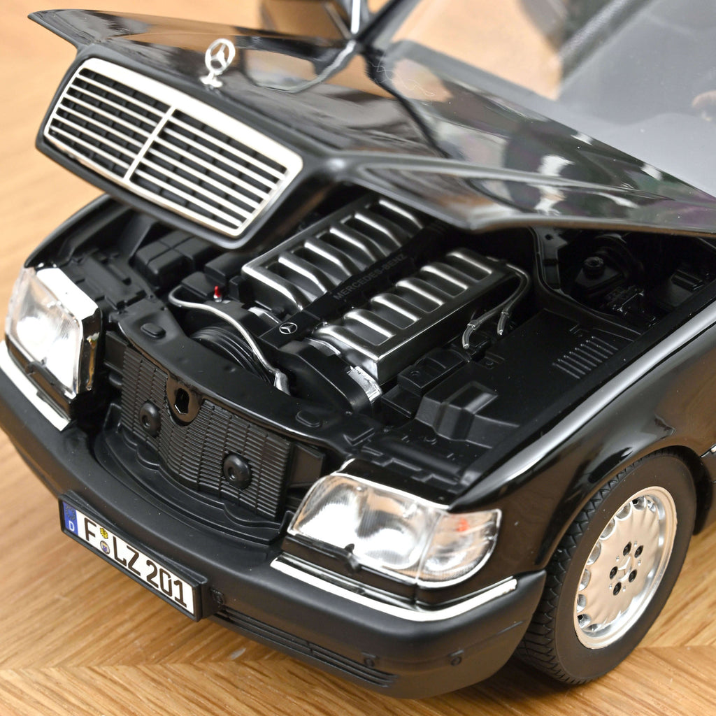 Mercedes-Benz S600 - 1997 - Osidian Black - 1:18 - Norev