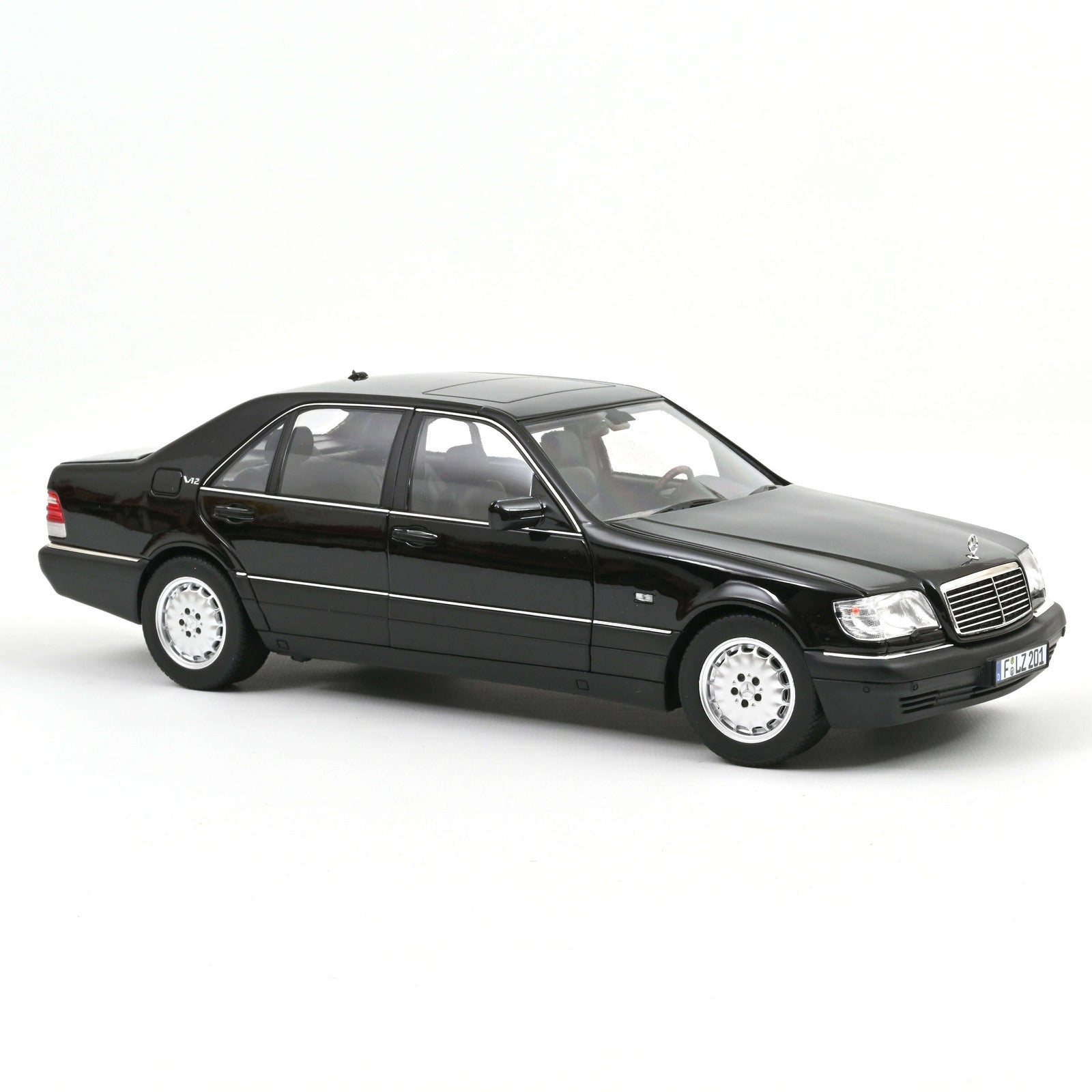 Mercedes-Benz S600 - 1997 - Osidian Black - 1:18 - Norev