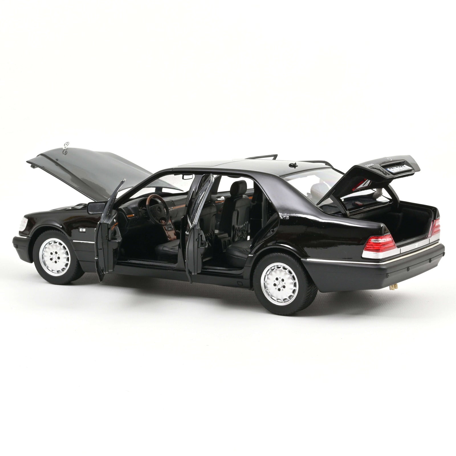 Mercedes-Benz S600 - 1997 - Osidian Black - 1:18 - Norev