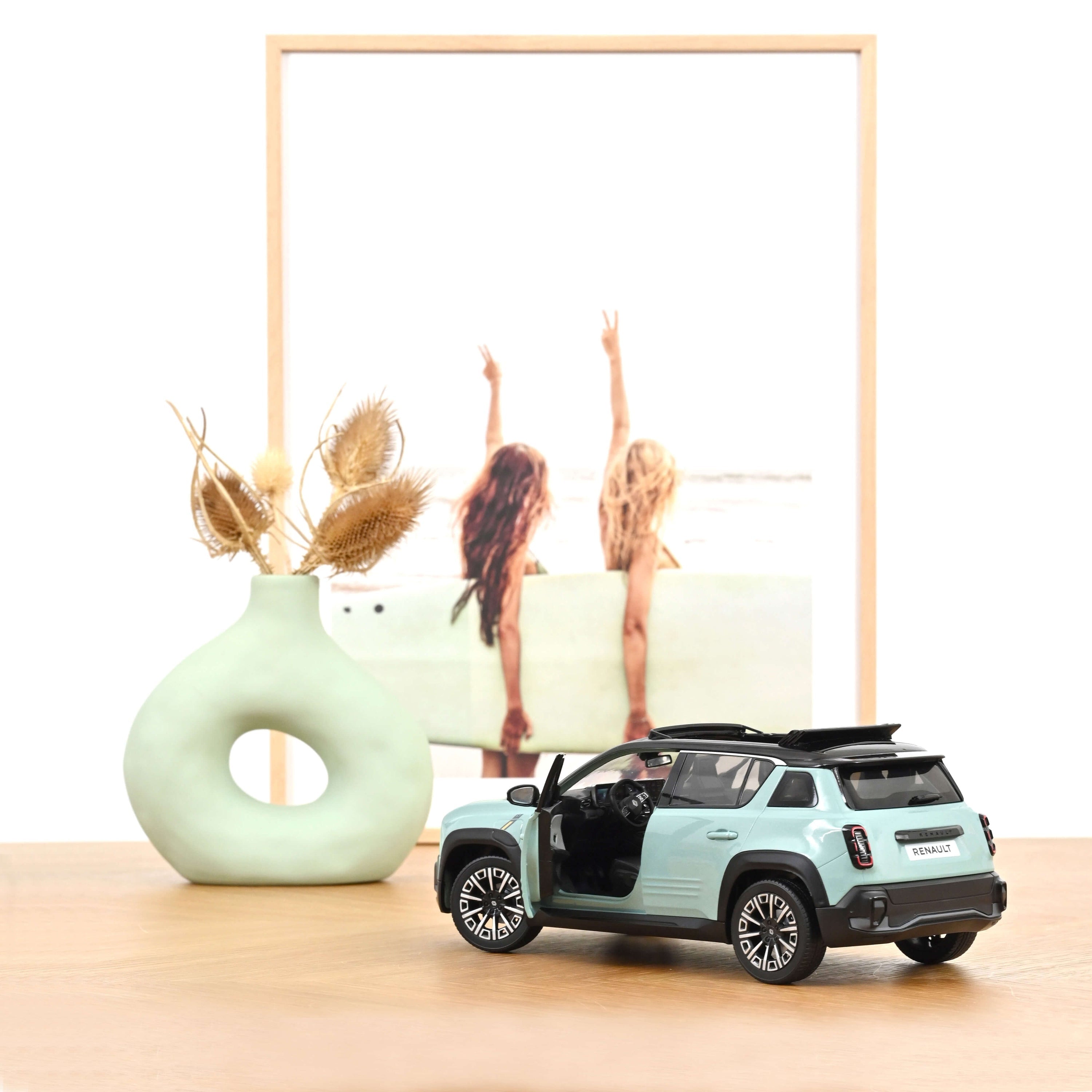 Renault 4 E-Tech Electric 2025 Hauts de France Green 1:18 / Norev