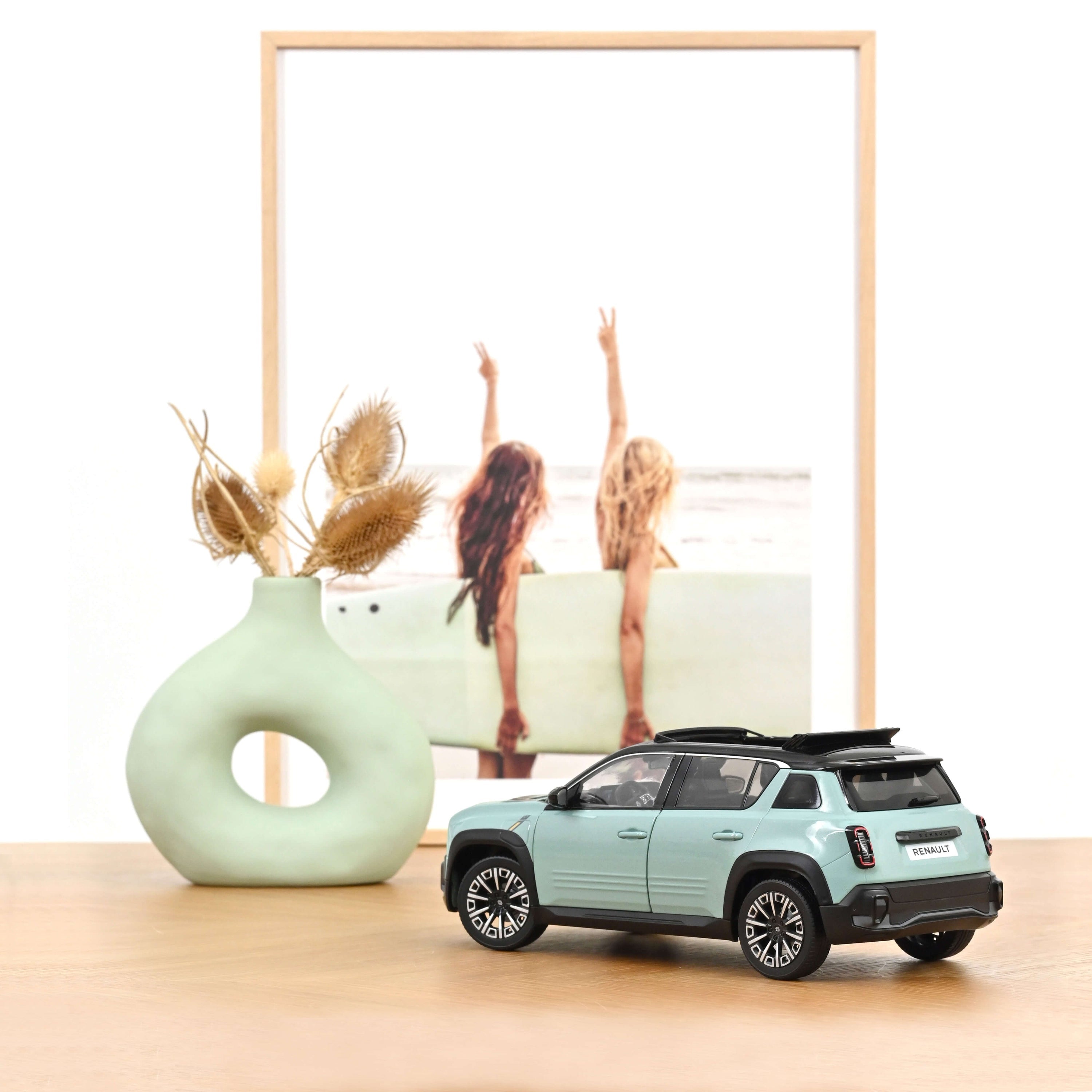 Renault 4 E-Tech Electric 2025 Hauts de France Green 1:18 / Norev