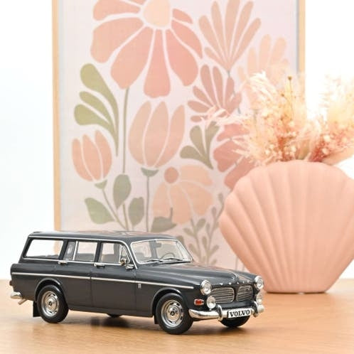 Volvo Amazon Break 1966 Graphite Grey 1:18 / Norev