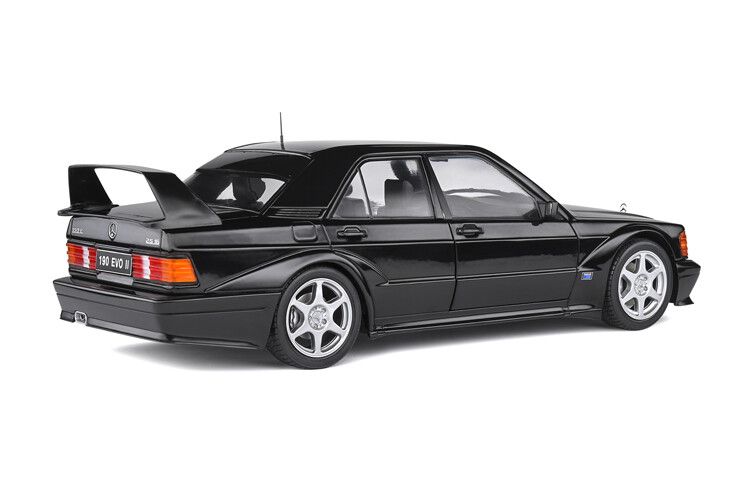 Mercedes Benz 190E Evo2, zwart 1:18