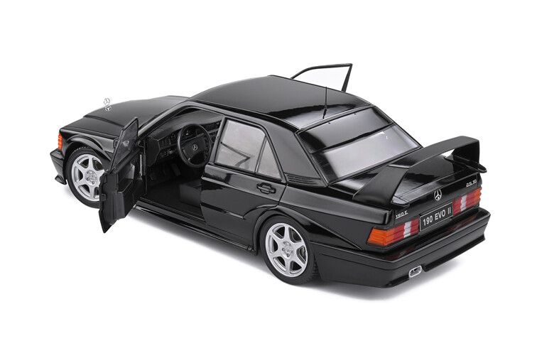 Mercedes Benz 190E Evo2, zwart 1:18