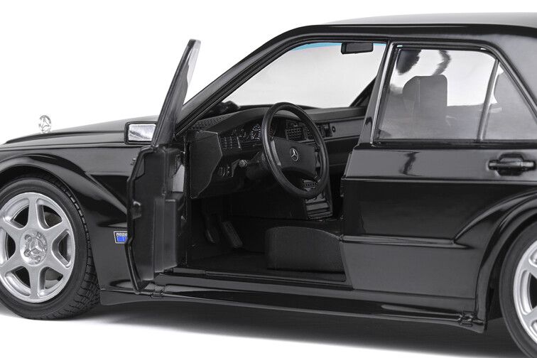 Mercedes Benz 190E Evo2, zwart 1:18