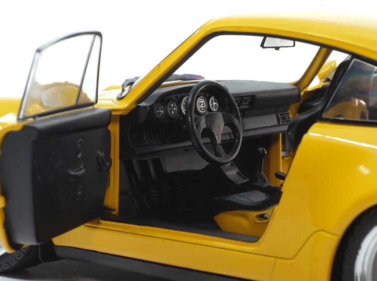 Porsche 911 (964) 3.8 RS, geel 1:18