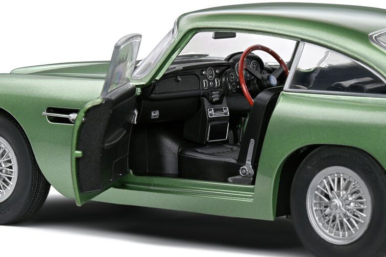 Aston Martin DB5 '64, groen 1:18