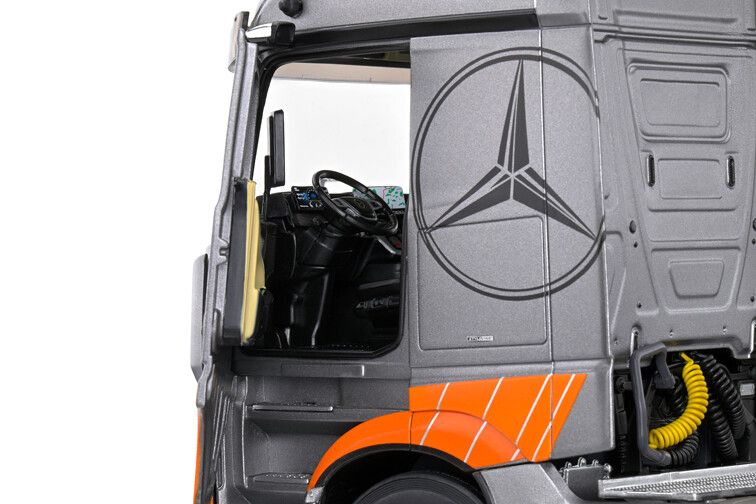 Mercedes Benz Actros B. Grand Prix Edition '19, zilver 1:24