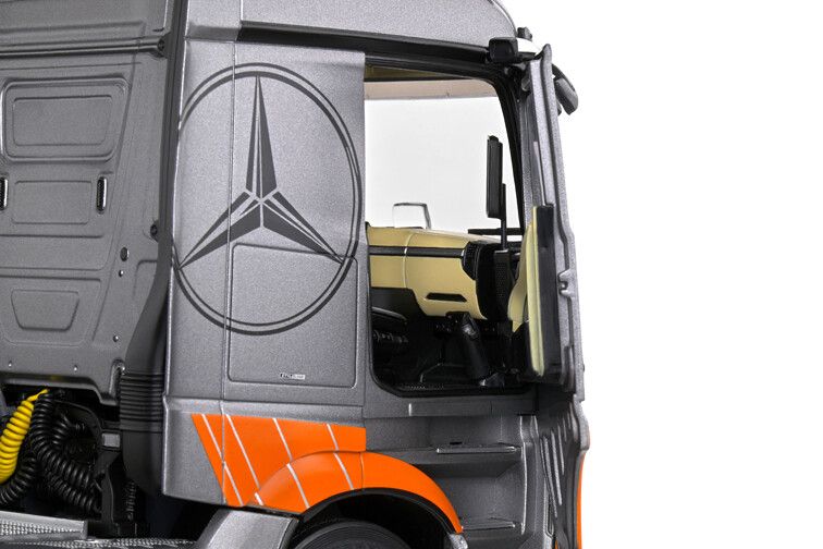 Mercedes Benz Actros B. Grand Prix Edition '19, zilver 1:24