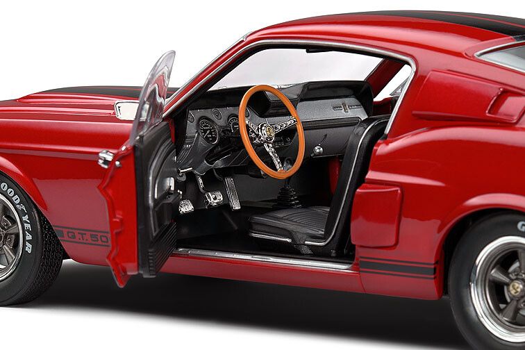 Shelby GT500 '67, rood 1:18