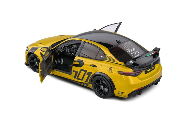 Alfa Romeo Giulia GTA '22, geel 1:18