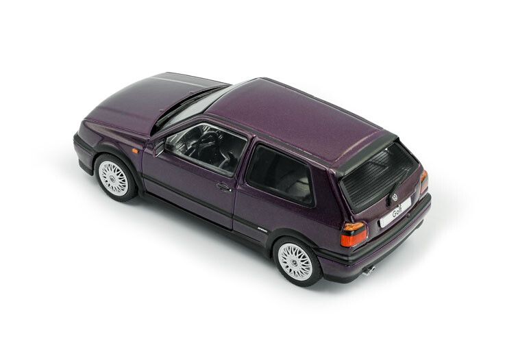 VW Golf MKIII VR6 '94, paars (Dusty mauve pearl)