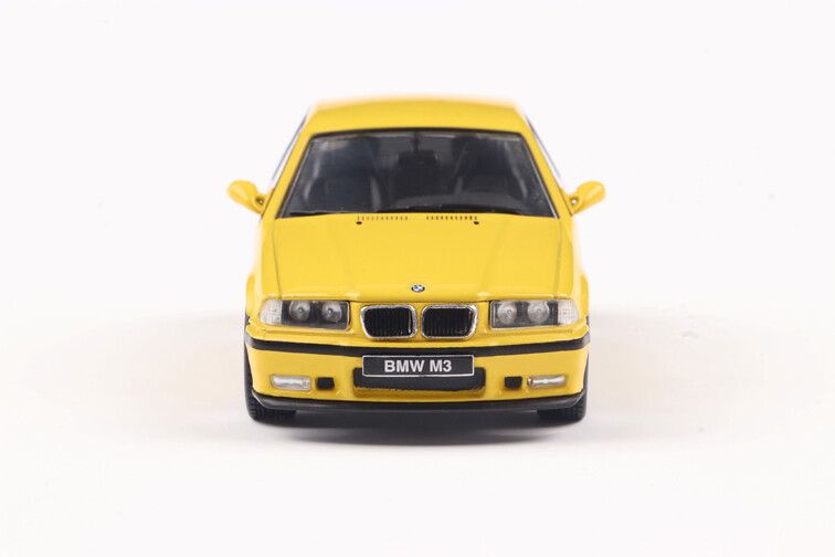 BMW M3 (E46) '99, geel