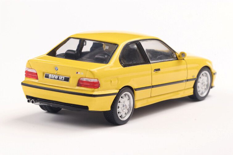 BMW M3 (E46) '99, geel