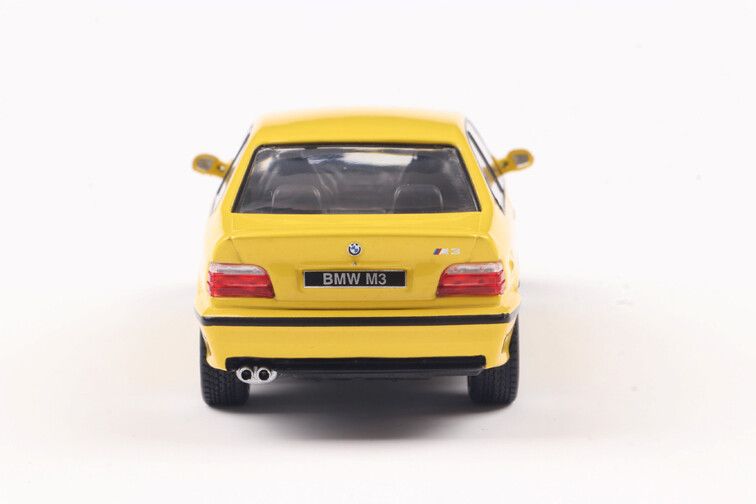 BMW M3 (E46) '99, geel