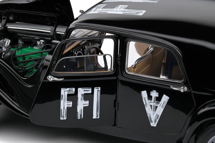 Citroen Traction FFI '44, zwart 1:18