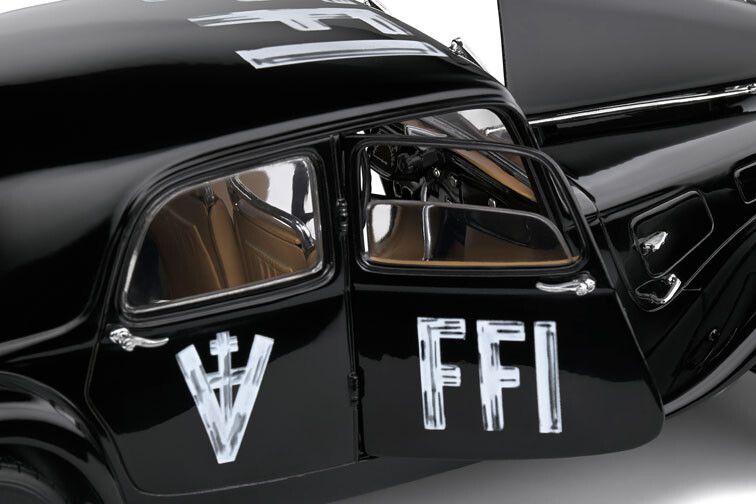 Citroen Traction FFI '44, zwart 1:18