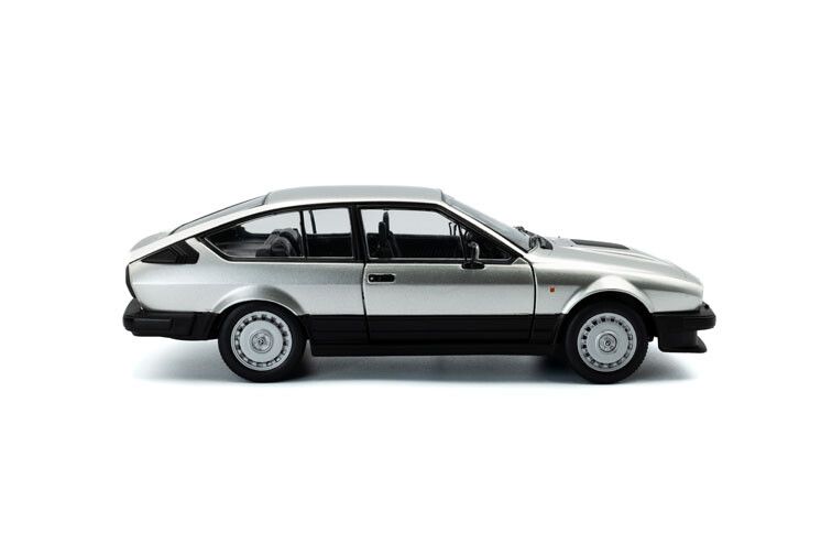 Alfa Romeo GTV6 '84, zilver