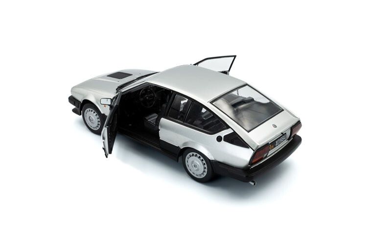 Alfa Romeo GTV6 '84, zilver