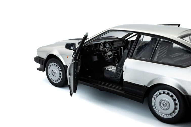 Alfa Romeo GTV6 '84, zilver