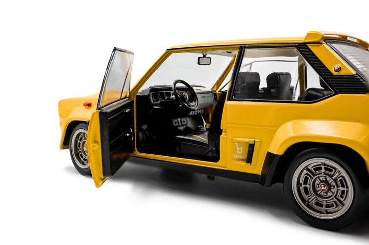 Fiat 131 Abarth '80, geel
