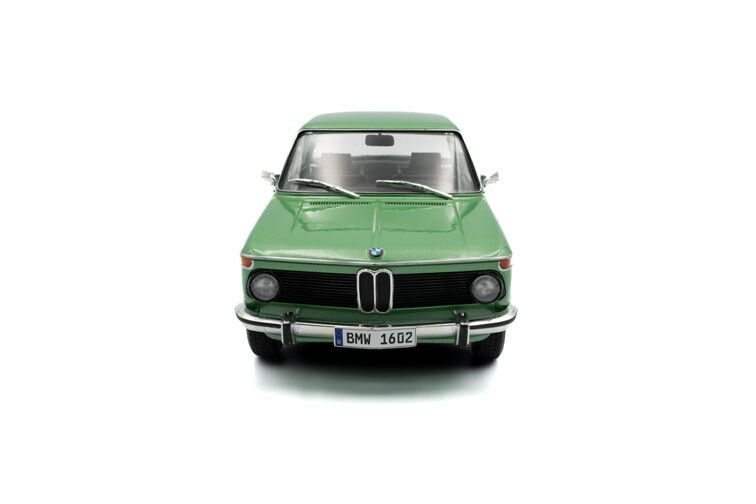 BMW 1602 Taiga '71, groen 1:18