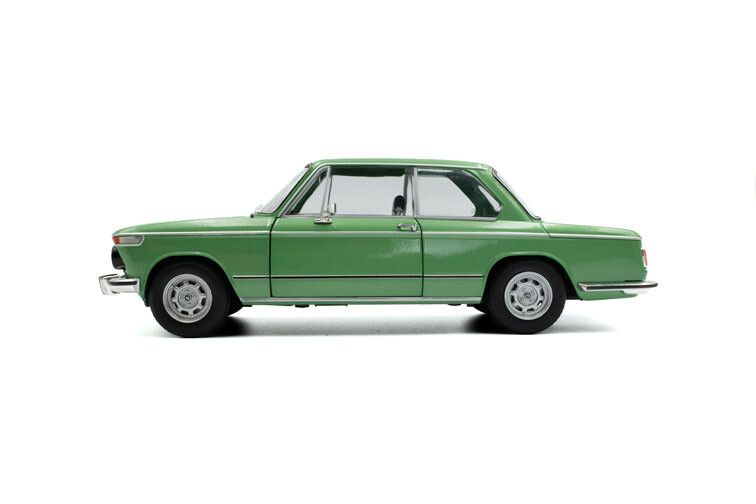 BMW 1602 Taiga '71, groen 1:18