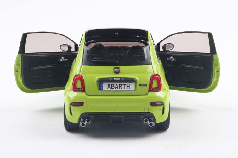 Fiat F595 Abarth '23, groen (Verde Adrenalina) 1:18