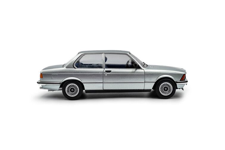 BMW 323I (E21) '80, blauw metallic (saphireblue) 1:18