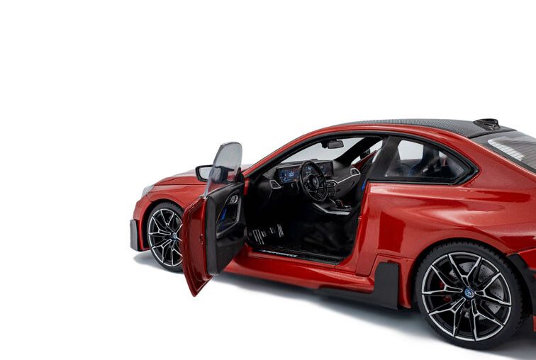 BMW M2 (G87) Performance '24, rood (Toronto red) 1:18
