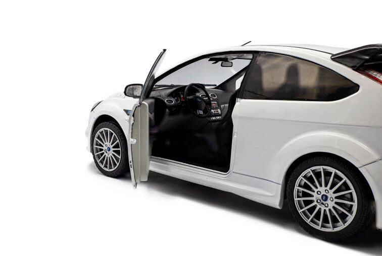 Ford Focus RS MK2 Pack RS Plus '09, wit (Frozen White) 1:18