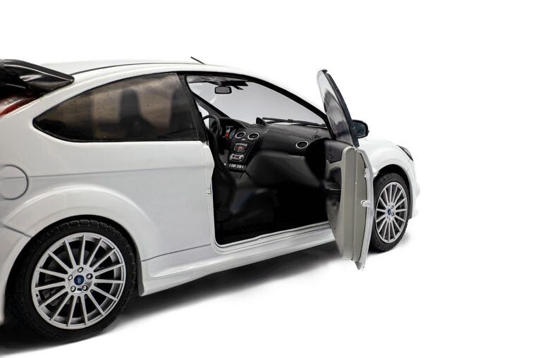 Ford Focus RS MK2 Pack RS Plus '09, wit (Frozen White) 1:18