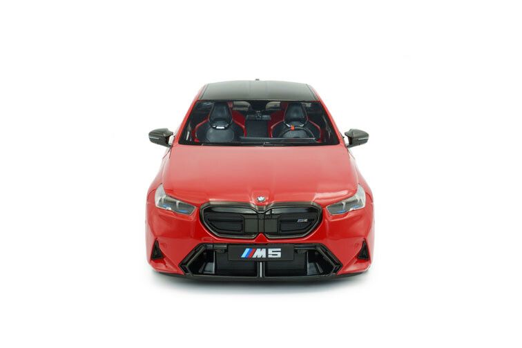 BMW M5 (G90) sedan '25, rood