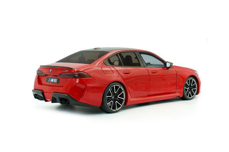BMW M5 (G90) sedan '25, rood