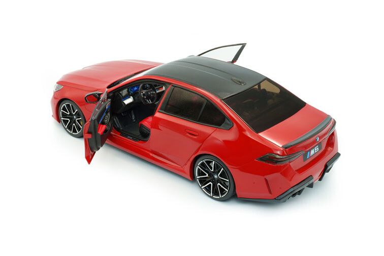 BMW M5 (G90) sedan '25, rood