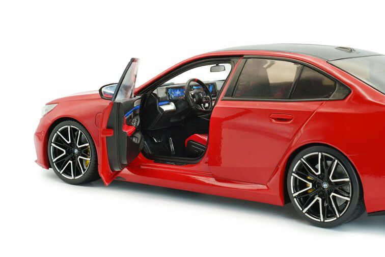 BMW M5 (G90) sedan '25, rood
