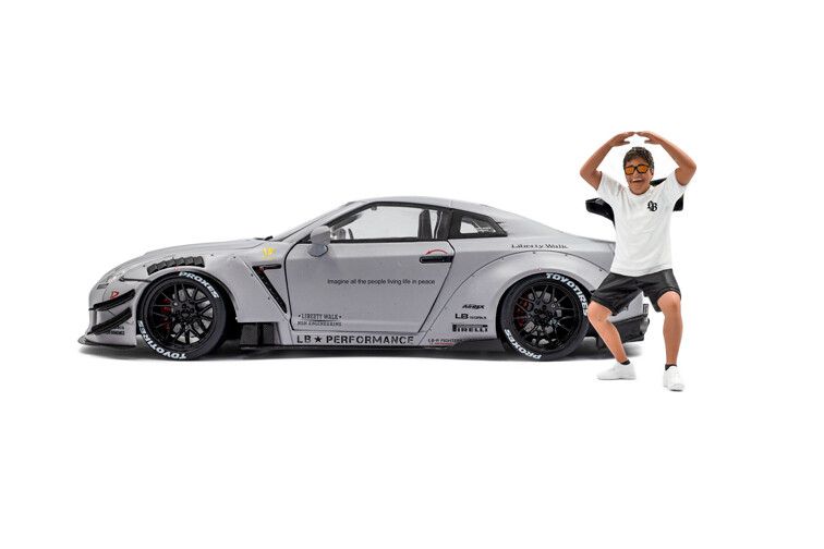 Nissan GT-R (R35) W/ Liberty Walk Body Kit 2 fig. '24, grijs 1:18