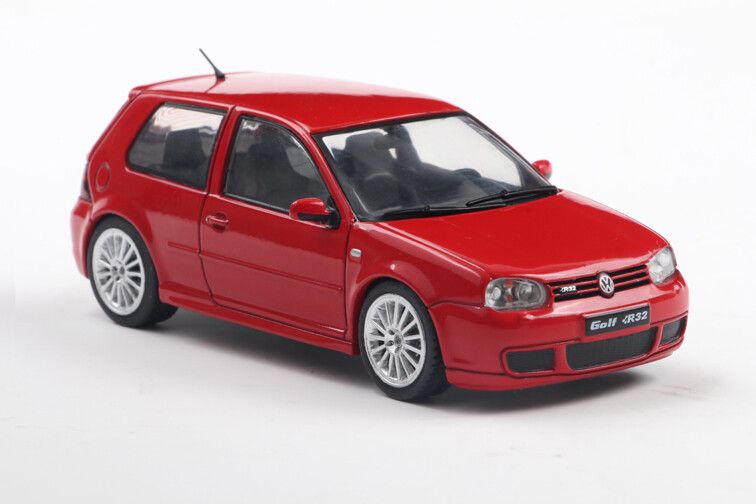 VW Golf IV R32 '03, rood (Toronto red)