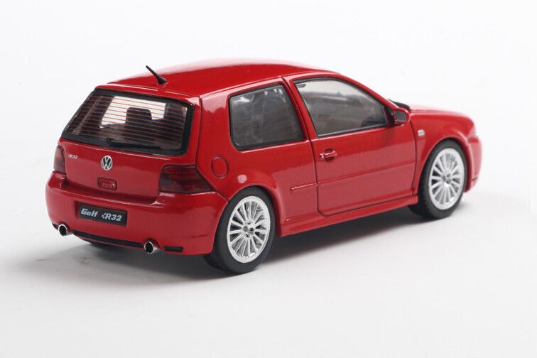 VW Golf IV R32 '03, rood (Toronto red)