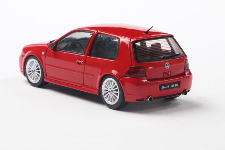 VW Golf IV R32 '03, rood (Toronto red)