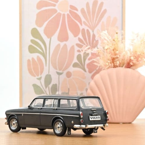 Volvo Amazon Break 1966 Graphite Grey 1:18 / Norev