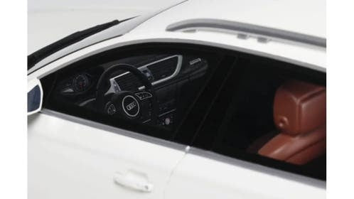 Audi C7 All Road Ibis White 2015 / OttOmobile / 1:18