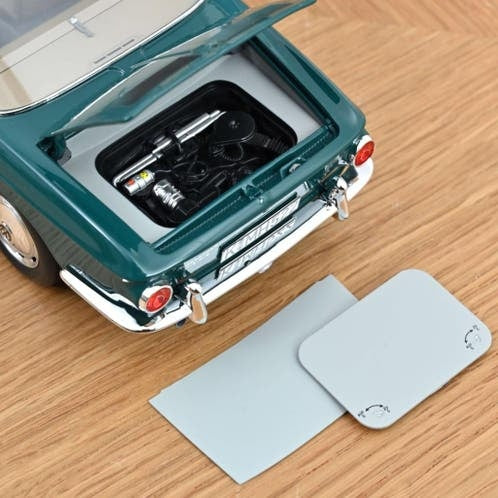 VW Karmann Ghia 1500 1963 Smaragd Green / 1:18 / Norev