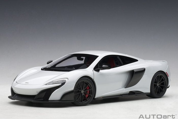 McLaren 675 LT • 2016 • AUTOart • 1:18 - AANBIEDING