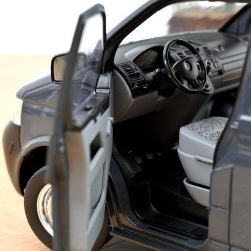 VW Transporter 2003 Anthracite Grey / 1:18 / Norev