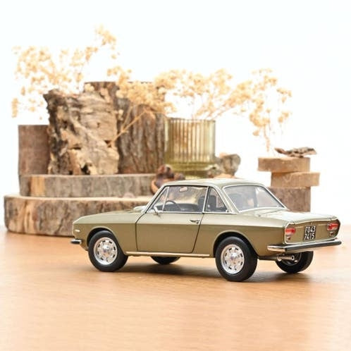 Lancia Fulvia 1971 Bronce Longchamps / 1:18 / Norev