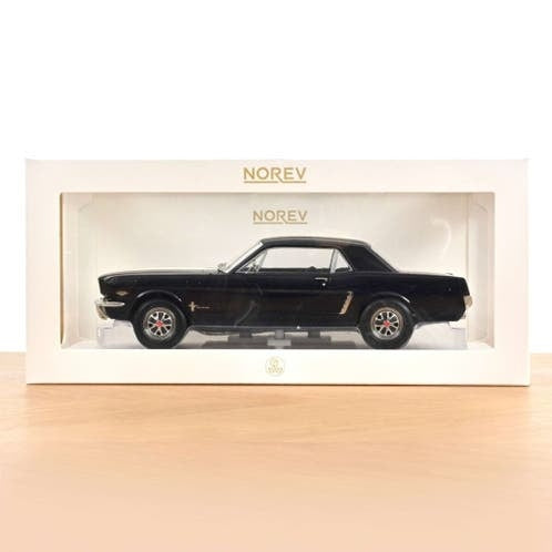 Ford Mustang Coupé 1966 Nightmist Blue metallic 1:18 / Norev