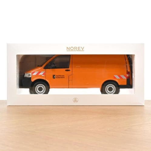 VW Transporter 2003 Communal Vehicle / 1:18 / Norev