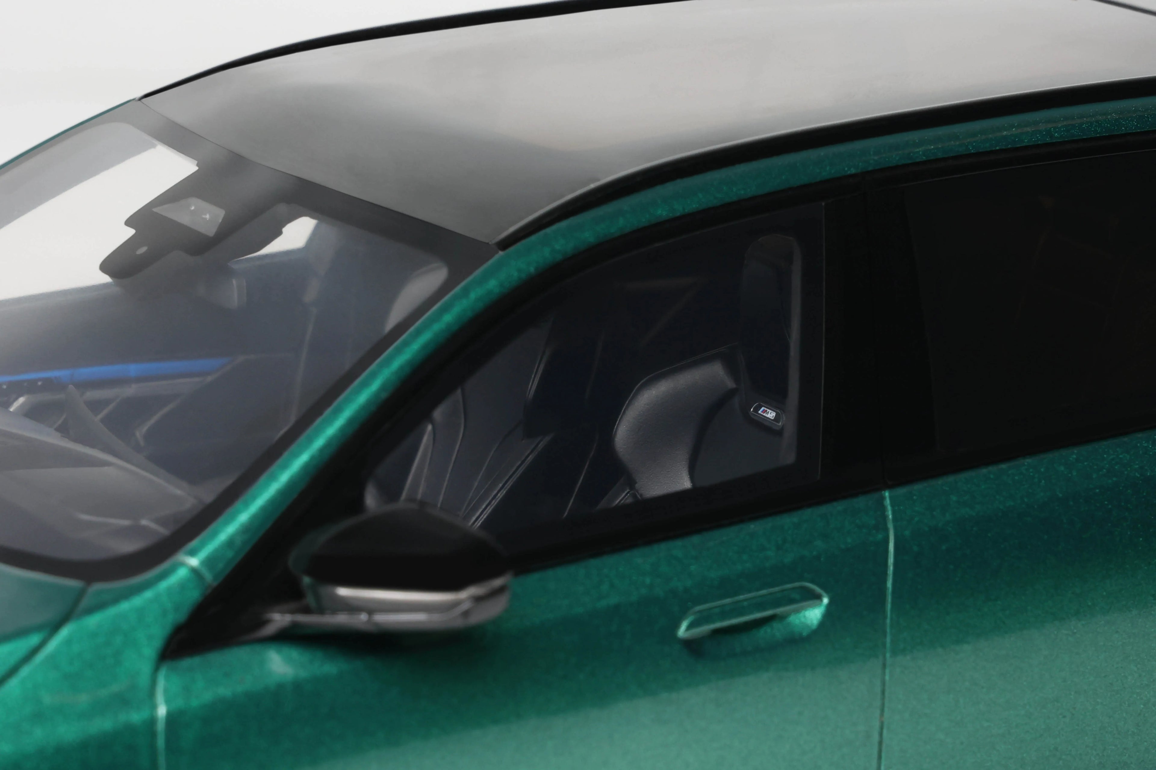 BMW M5 Touring '24, groen (Isle of Man green)